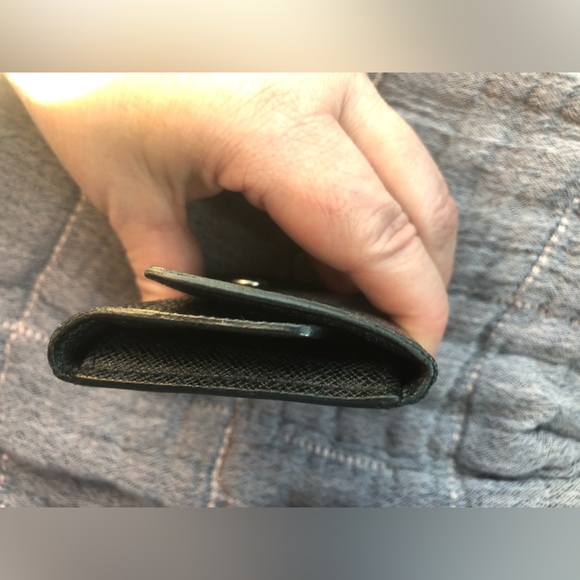 EUC Authentic Louis Vuitton Graphite Key Case - Picture 3 of 11